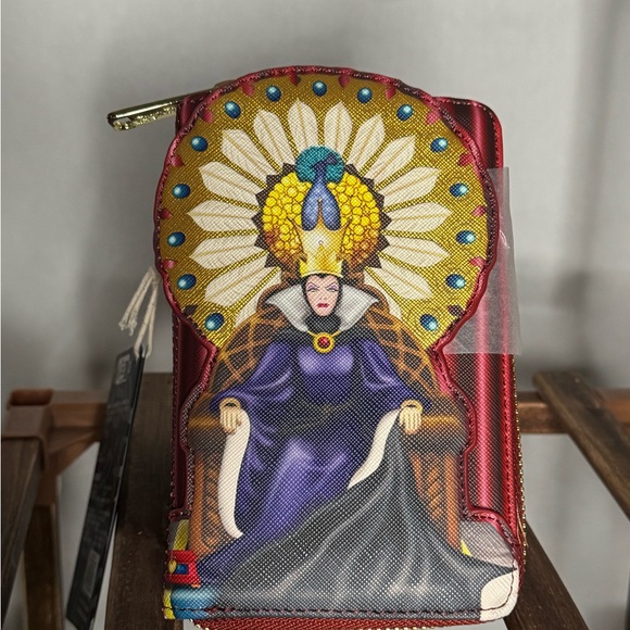 Disney Villains Queen Loungefly Crossbody, Wallet, Keychain/Bag Charm Bundle - Picture 2 of 8